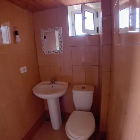 Fotula's House 7 * فلورا